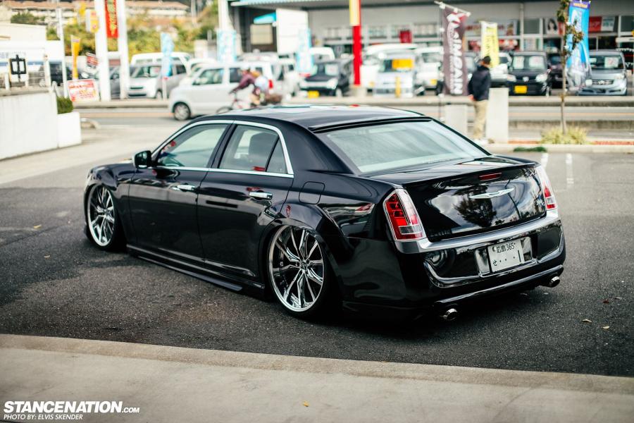  Chrysler 300C VIP Style by Aimga 2014 года  (фото 10 из 14)